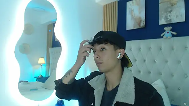 Aiden Rivers  online show from April 1, 1:41 pm