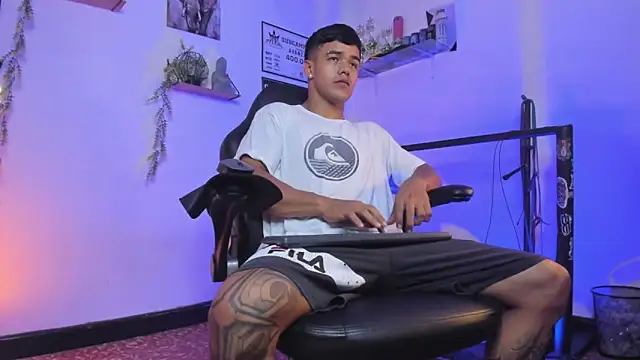 Rob zaens33 online show from March 3, 3:52 pm