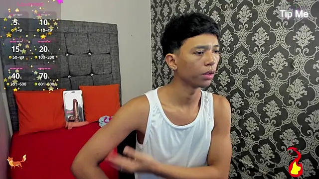 Little Twink19x online show from June 26, 7:49 pm