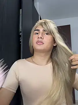 Emma Paez online show from March 30, 1:39 am