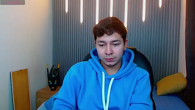 Julian Smith21 online show from March 26, 1:26 pm