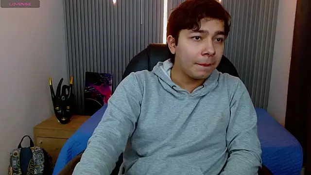 Julian Smith21 online show from May 20, 3:46 am