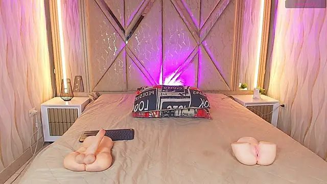 Luxury boys online show from May 21, 7:40 pm