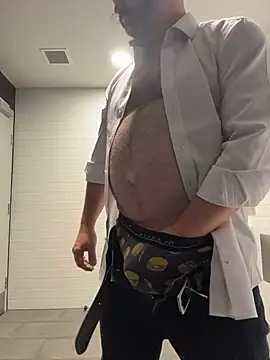 chubbylittlesecret online show from May 12, 4:10 am