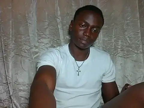 darkerberryguy online show from May 15, 9:39 am