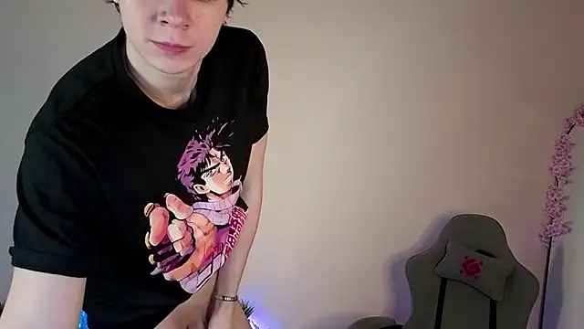 AnthonyCuutie online show from May 19, 5:02 am