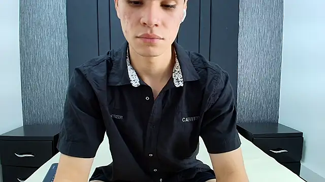 ZANE EVANS online show from March 31, 1:02 pm