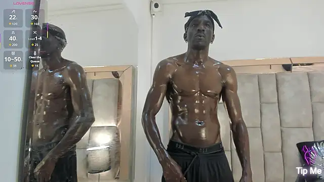 Titan Moreno  online show from March 12, 12:46 pm