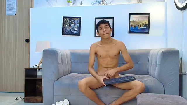 SKINNY BOYXXX online show from March 28, 8:36 am