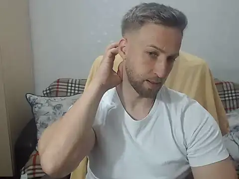 BlondEagleMuscle online show from May 31, 6:42 pm