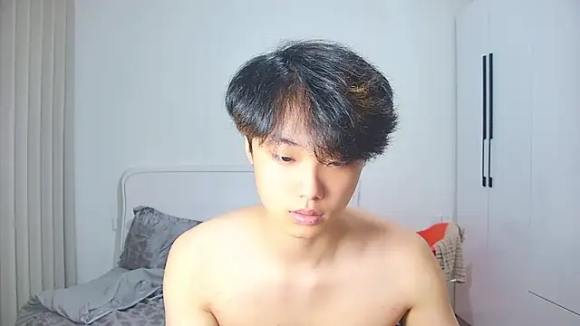 icecream-002 online show from June 3, 2:33 pm