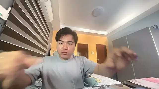 SinfulLuca online show from March 13, 5:37 am