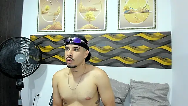 Leon Hotx online show from April 28, 7:18 pm
