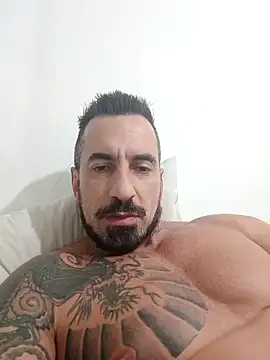 muscle model33 online show from March 15, 5:15 am