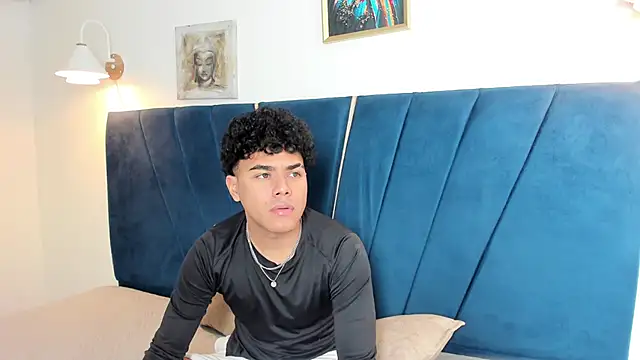 Enzo love18 online show from July 3, 6:08 am