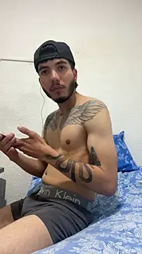 milkhot777 online show from March 21, 2:43 pm