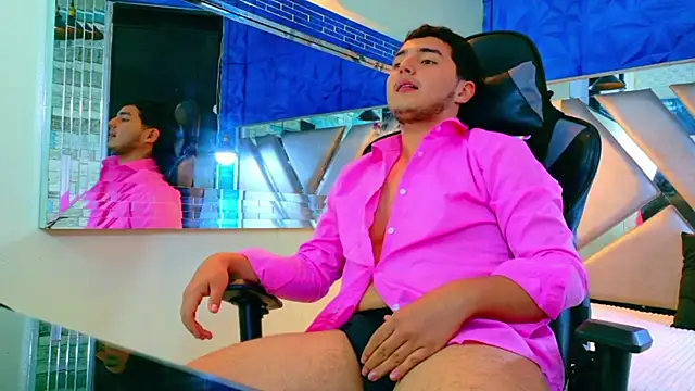 Oliver Jamees online show from March 25, 1:37 pm