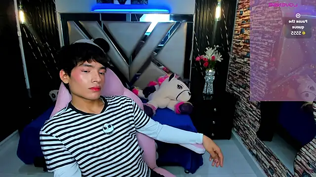 IsaacNovaa online show from March 26, 1:04 pm