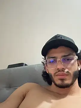 IamAxel03 online show from May 30, 10:43 pm