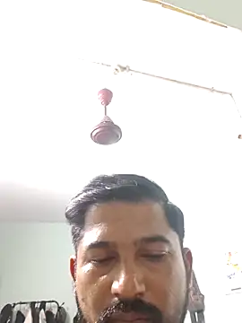 varun2184 online show from May 7, 6:19 pm