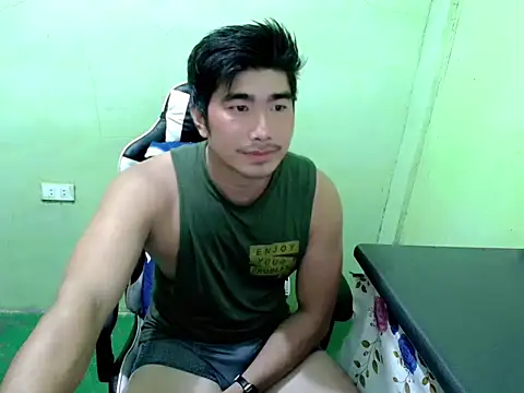 Hunkfireman online show from July 8, 1:09 am