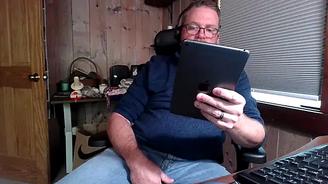 JJ CONN78 online show from May 11, 4:04 pm