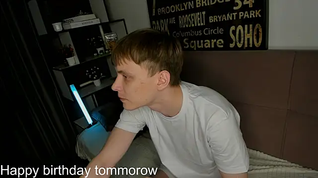 TwinkWhite online show from May 14, 9:02 pm