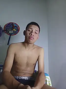 curious straight guy online show from April 18, 11:48 pm