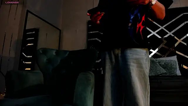 JayTaylorr online show from July 7, 11:36 am