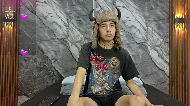 NoahWalker   online show from July 3, 11:05 am