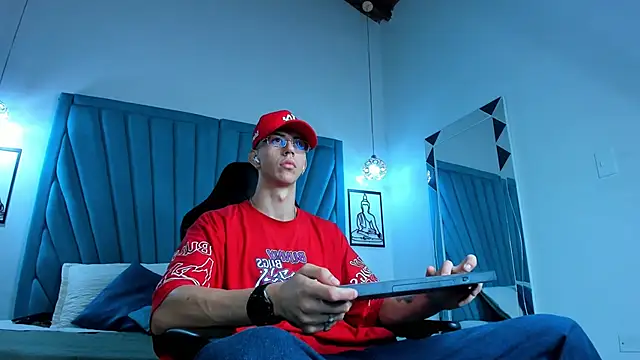 OliverThompsonJS online show from June 20, 5:23 am