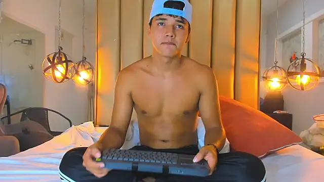 LianCarter  online show from April 18, 11:26 pm