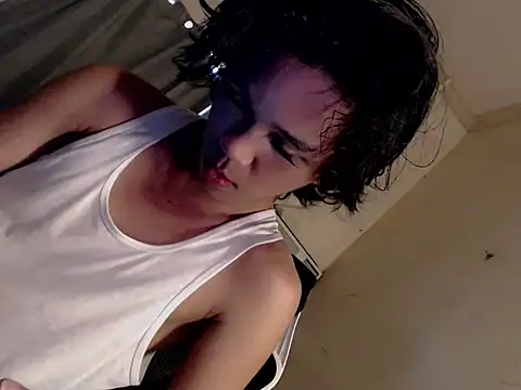 urnaughty paul online show from June 1, 3:18 am