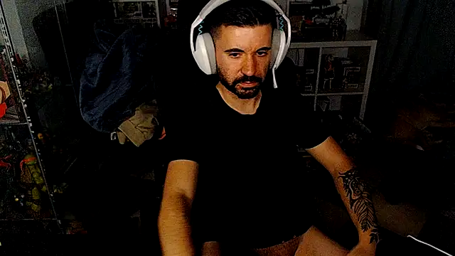 chiquitoconsecreto online show from April 23, 3:11 am