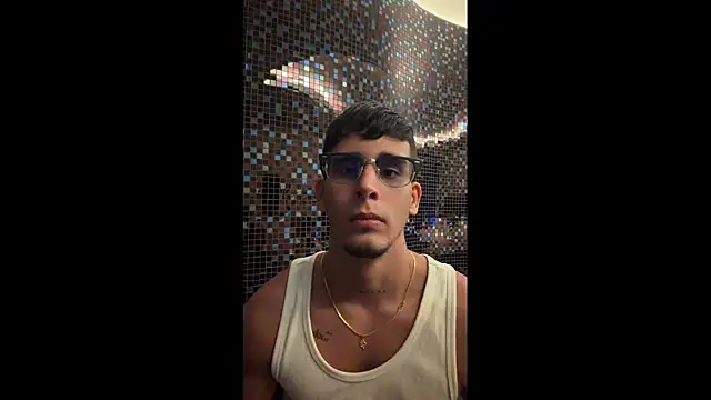Iamcamilo   online show from June 7, 7:10 pm