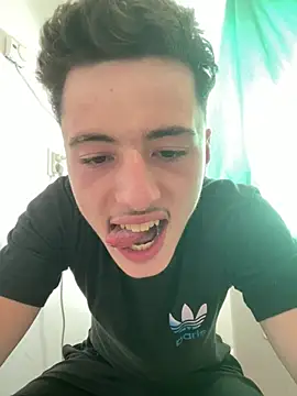 denysio89 online show from June 28, 3:18 pm