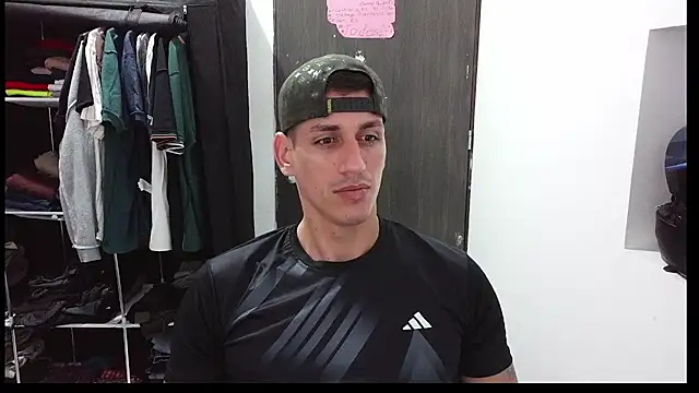 RaulRico online show from May 10, 11:17 pm