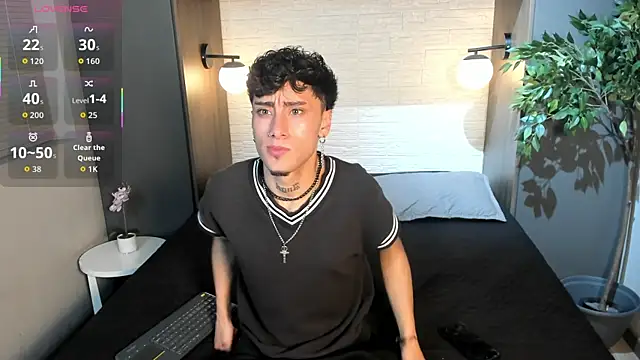 Spencerwhite  online show from June 18, 8:36 pm
