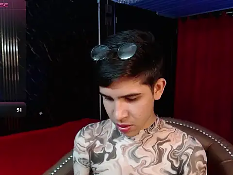 joshua saenz  online show from May 26, 1:45 am