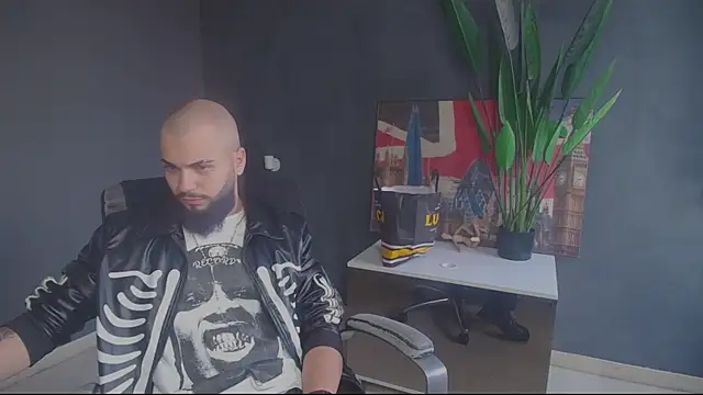 OscarWillss online show from June 1, 4:57 am
