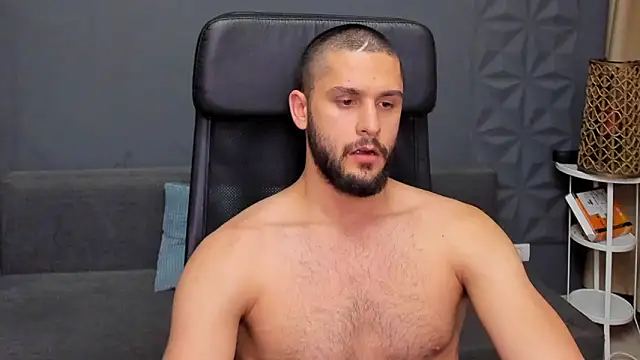 TroyWadee online show from June 19, 9:15 am