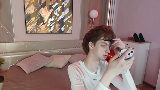 Bimbo boy  online show from May 29, 1:43 pm