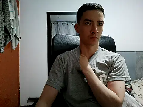 Dan Hottie online show from May 14, 2:42 am