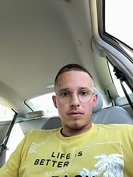 Gio232 online show from June 17, 2:19 pm
