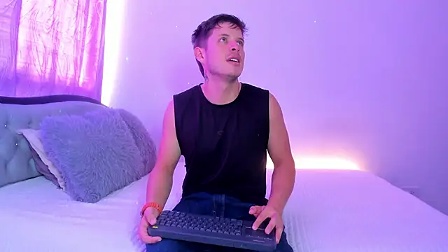 johnycooper08 online show from June 22, 1:48 pm