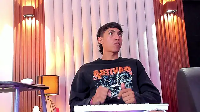 myke tucker online show from July 11, 1:13 pm