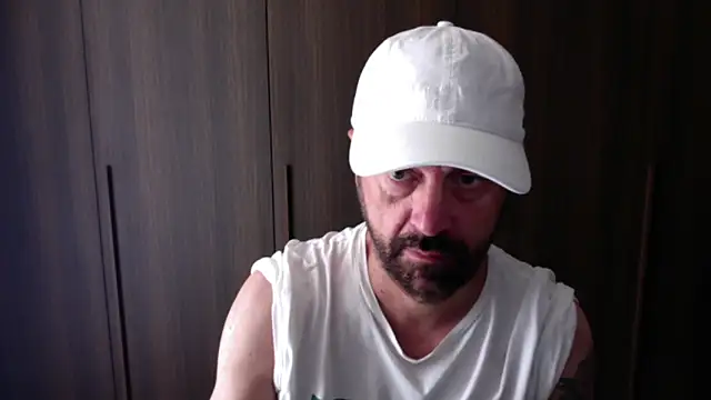 Topinkiss online show from June 7, 2:13 pm