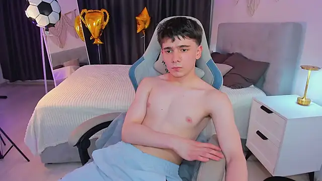Ethan Crowe online show from June 26, 3:47 pm