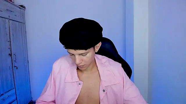 tylerrnova online show from July 19, 3:56 am