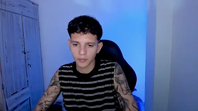tylerrnova online show from June 30, 4:02 am